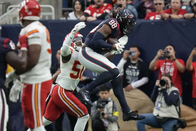 McKinnon's 26-yard run in OT lifts Chiefs over Texans 30-24