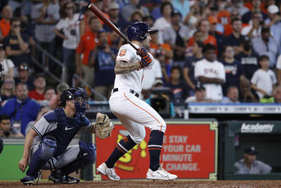 Yordan Alvarez 26th Home Run of the Season #Astros #MLB Distance: 407ft  Exit Velocity: 110 MPH Launch Angle: 35° Pitch: 92mph Sinker…