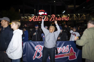 Braves win World Series for first time since 1995 by hammering