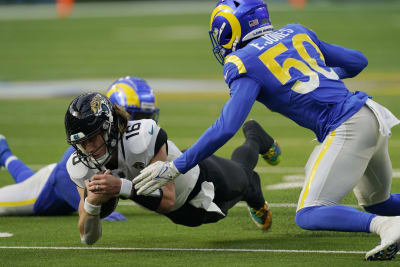 L.A. Rams roll past the Oakland Raiders