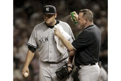 TBT that time bugs swarmed Joba Chamberlain : r/NYYankees