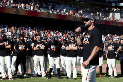 Giants manager Gabe Kapler defends fan base after incidents Friday