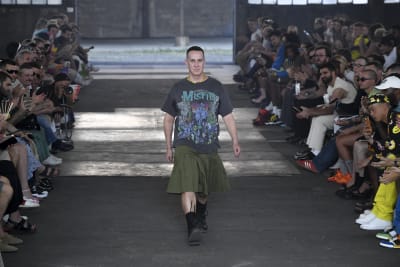 Jeremy Scott exits Moschino after a decade of cheeky, pop culture-saturated  collections