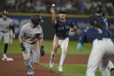 X-rays show Yankee Jose Trevino catches break with toe injury