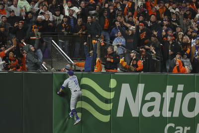 Masterful Webb pitches Giants past Dodgers in playoff opener