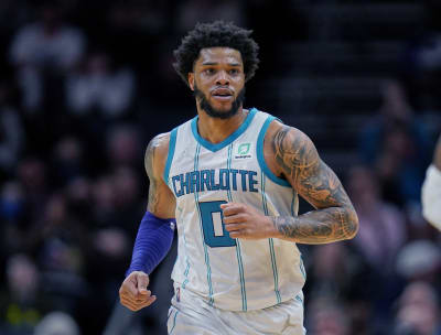 Hornets to Bring Phills' Retired Jersey Back to Charlotte