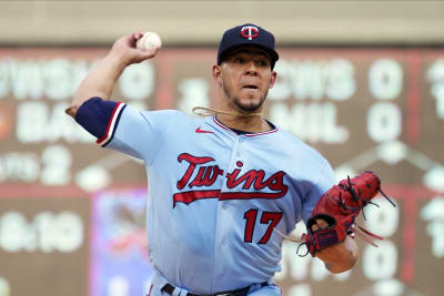 Jose Berrios, Twins' best trade chip, should stay in Minnesota