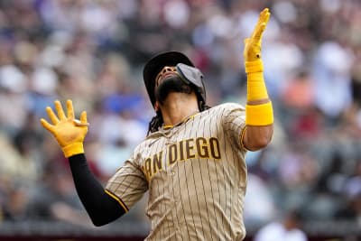 Tatis has 2 HRs, 3 RBIs off Kershaw, Padres beat Dodgers 5-2