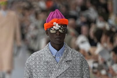 Dior Unveils Bold Kim Jones' Tailoring Creations for Summer 2022