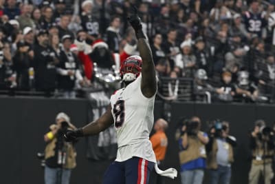 Chandler Jones Scores Game Winner as Las Vegas Raiders Stun New England  Patriots in Crazy Ending - Sports Illustrated Syracuse Orange News,  Analysis and More