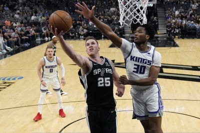 Kings beat Spurs, 115-112, keep Popovich shy of NBA mark