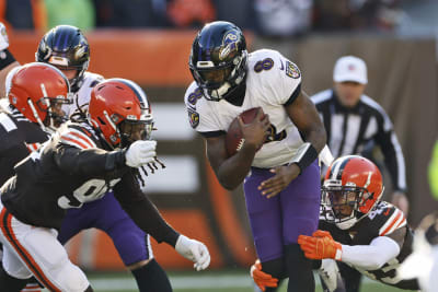 Ravens' star QB Jackson sprains ankle in loss to Browns