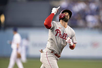 Knapp's 9th-inning single leads Phillies past Giants 6-5