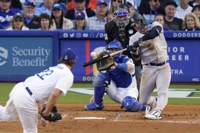 Betts hits 2 HRs, Kershaw beats Yankees for 1st time in Dodgers' 8-4 win