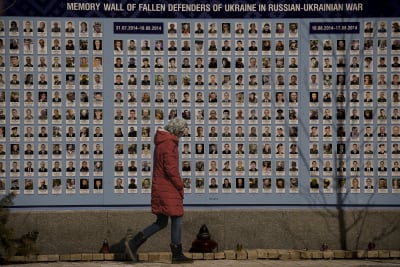 Putin appears at big rally as troops press attack in Ukraine