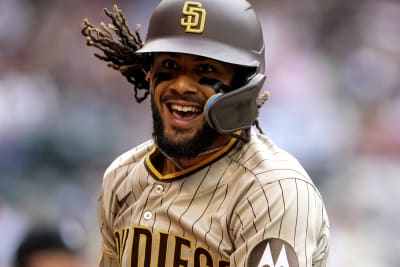 Padres switch Tatis bobblehead giveaway to Soto shirt night - Seattle Sports