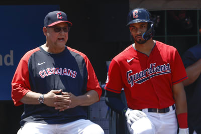 Indians ace Corey Kluber breaks forearm after being hit by line drive, Cleveland Guardians