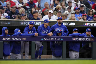 Fan collapses in stands before Houston Astros' home game against Arizona  Diamondbacks - ESPN