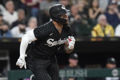 Josh Naylor caps off a SIX-RUN 9th inning with a slam to tie the