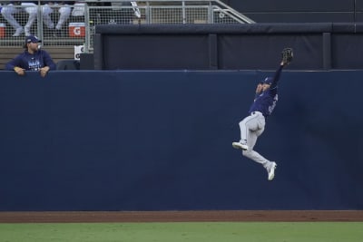 Kevin Kiermaier makes another homer-stealing catch