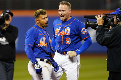 Eduardo Escobar, Mets walk off Marlins to take NL East lead