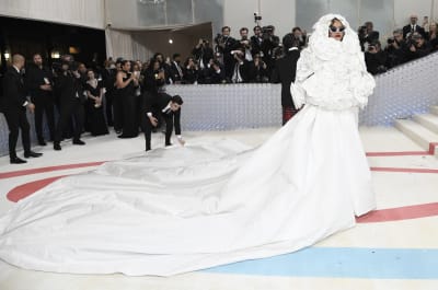 Doja Cat on Met Gala 2023 Red Carpet Pays Homage to Choupette – WWD