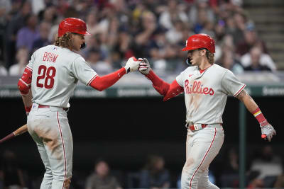 Phillies star Bryce Harper makes catch tumbling into photo pit in