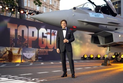 Tom Cruise's Epic Entry By Helicopter To Premiere