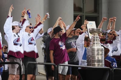 NHL Playoffs 2001 - Stanley Cup Championship: Avalanche fans love a parade