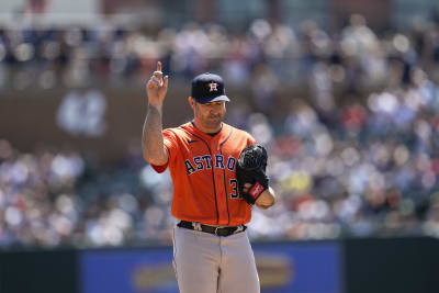 Astros, Red Jersey in Stretch