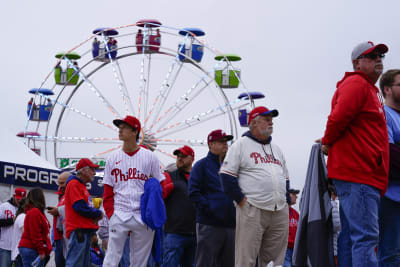 Despite rain postponement, Phillies fans celebrate World Series