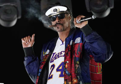 Snoop Dogg became a hockey commentator for a night and it was a