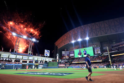 Astros announce decision on Minute Maid Park roof for Game 2