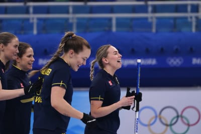 Beijing Winter Olympics: Team GB's women's curling team arrive