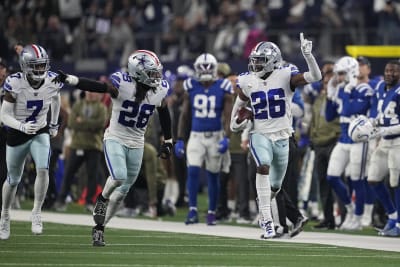 Odell Beckham Jr. Hoists Lombardi Trophy at Bills-Rams Game - Sports  Illustrated