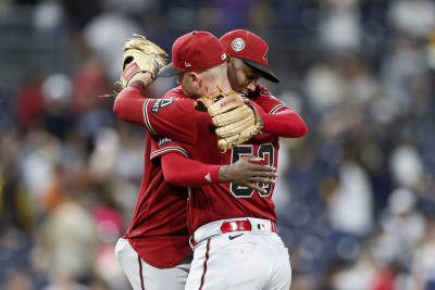 Playoff Race: Mariners pass Astros, move within 1 game of Texas