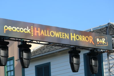 Halloween Horror Nights checklist: -saw the actual screen used