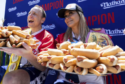 Blue Jays analyst appalled by ketchup on a hot dog