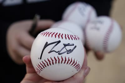 Field of Dreams: White Sox end game at famous field in dramatic