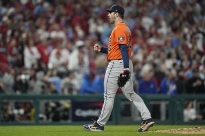 Verlander gets World Series win, Astros lead Phillies 3-2 - Hawaii  Tribune-Herald