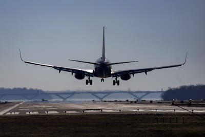 Close call, turbulent flight add to aviation safety concerns