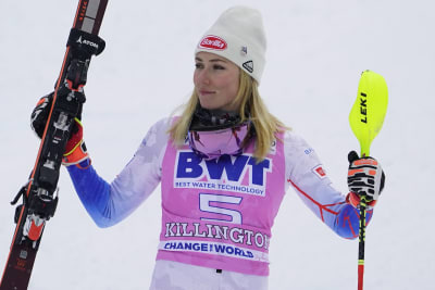 Shiffrin takes World Cup slalom title, must wait for record - Los Angeles  Times