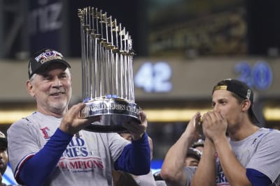 Cardinals: Giant World Series trophy in downtown St. Louis