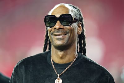 PHOTOS: Snoop Dogg Films NBC's 'Sunday Night Football Final' for Peacock in  Tampa Bay – Florida National News