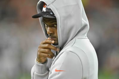 NFL bans players from wearing hoodies under uniform, per report