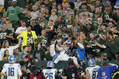 Detroit Lions 34-20 Green Bay Packers: David Montgomery scores