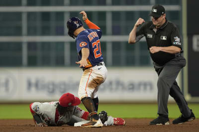 José Altuve hits go-ahead homer as Astros take 3-2 ALCS lead over Rangers -  Los Angeles Times