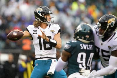 Eagles stay undefeated thanks to five Jaguars turnovers