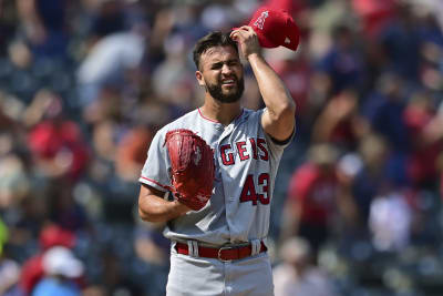 White Sox homer three times, top Guardians for second straight win