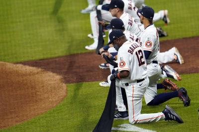 Dusty Baker wins debut, Astros top Mariners on opening day